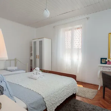 Apartment Apartman Manda Kastela